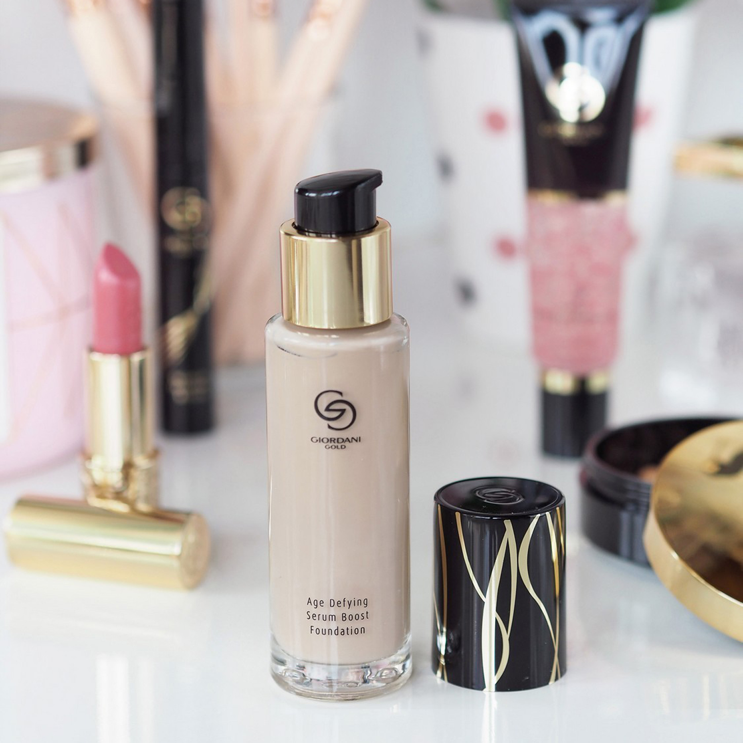 کرم پودر , مرطوب‌ کنندگی پوست , ضد پیری , ضد چروک , GIORDANI GOLD ,  ,   Oriflame Cosmetics , شهلا صفرپور , کرم پودر سرم بوست ضدپیری جوردانی گلد